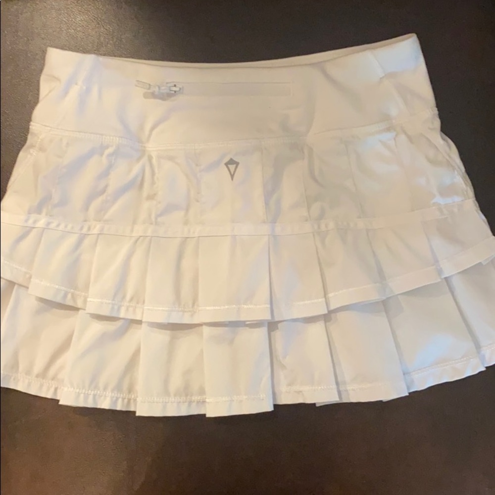 Ivivva Set the pace white skirt size:10
